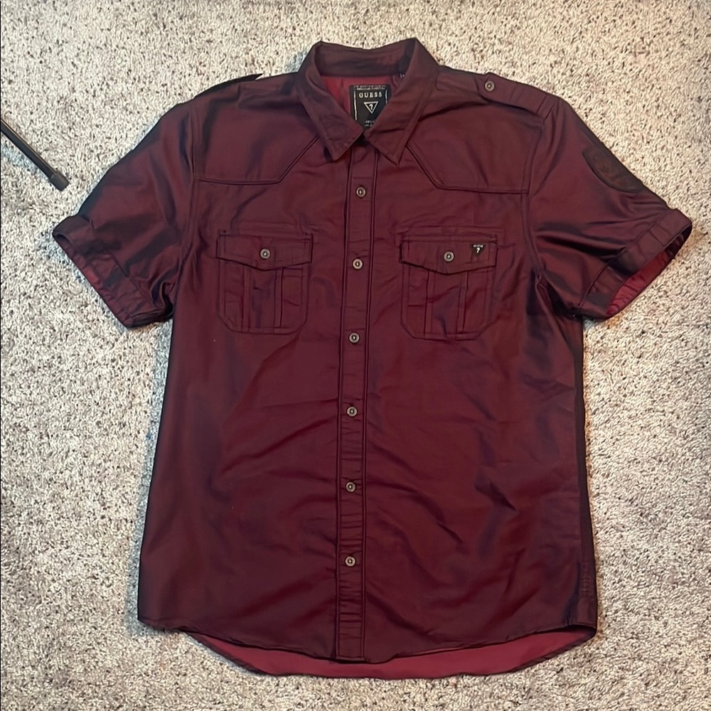Guess Woman’s Maroon Short Sleeve Button Up Shirt Size Large